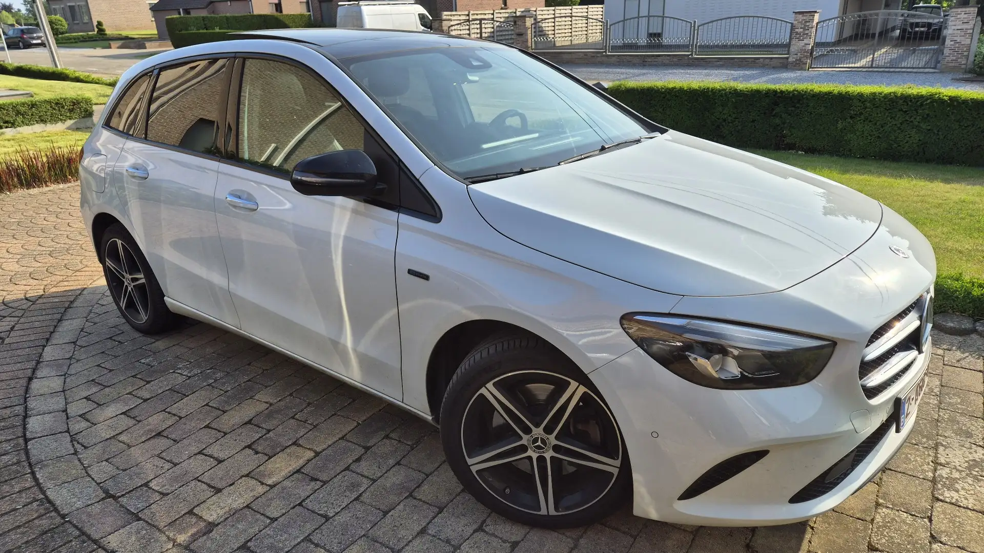 Mercedes-Benz B 250 e 8G-DCT - 2