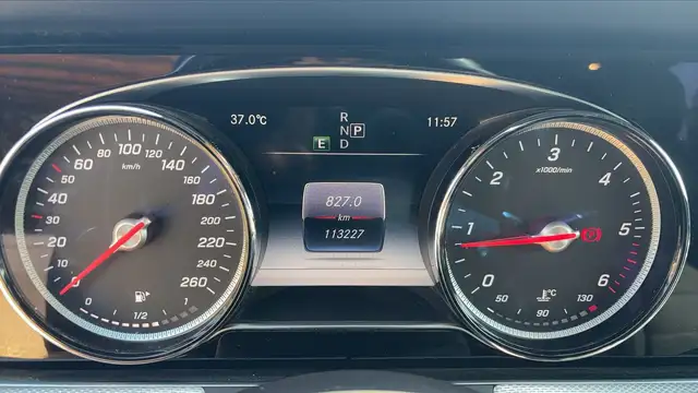 Mercedes-Benz E-Class view 12