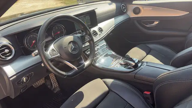Mercedes-Benz E-Class view 8