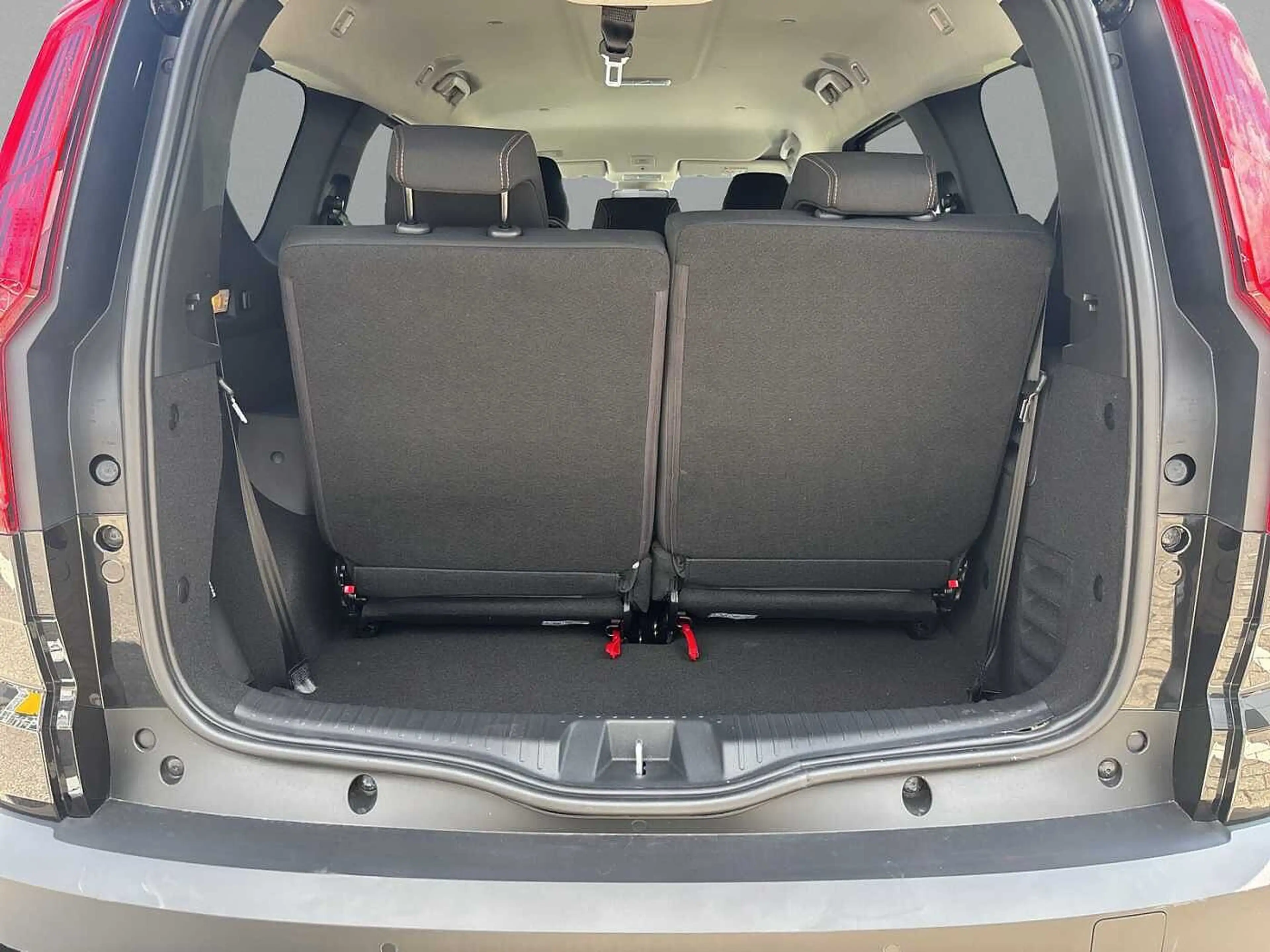 Dacia Jogger Hybrid140 Extreme 7-Sitzer Navi PDC vo+hi+Kamera S — photo 10