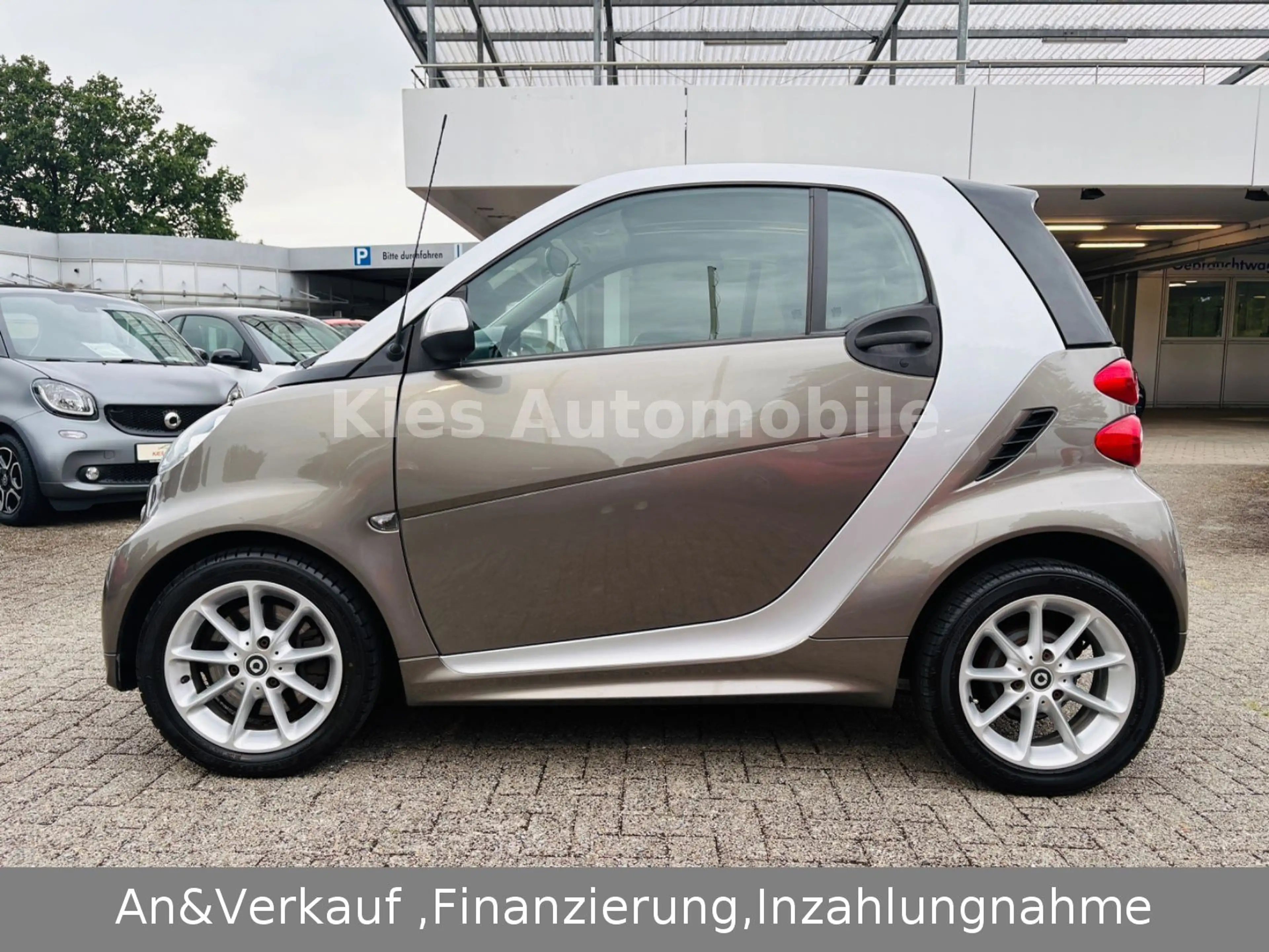 smart forTwo Passion AUTOM/SERVO/SITZH/KLIMA/PANO/TÜV — photo 3