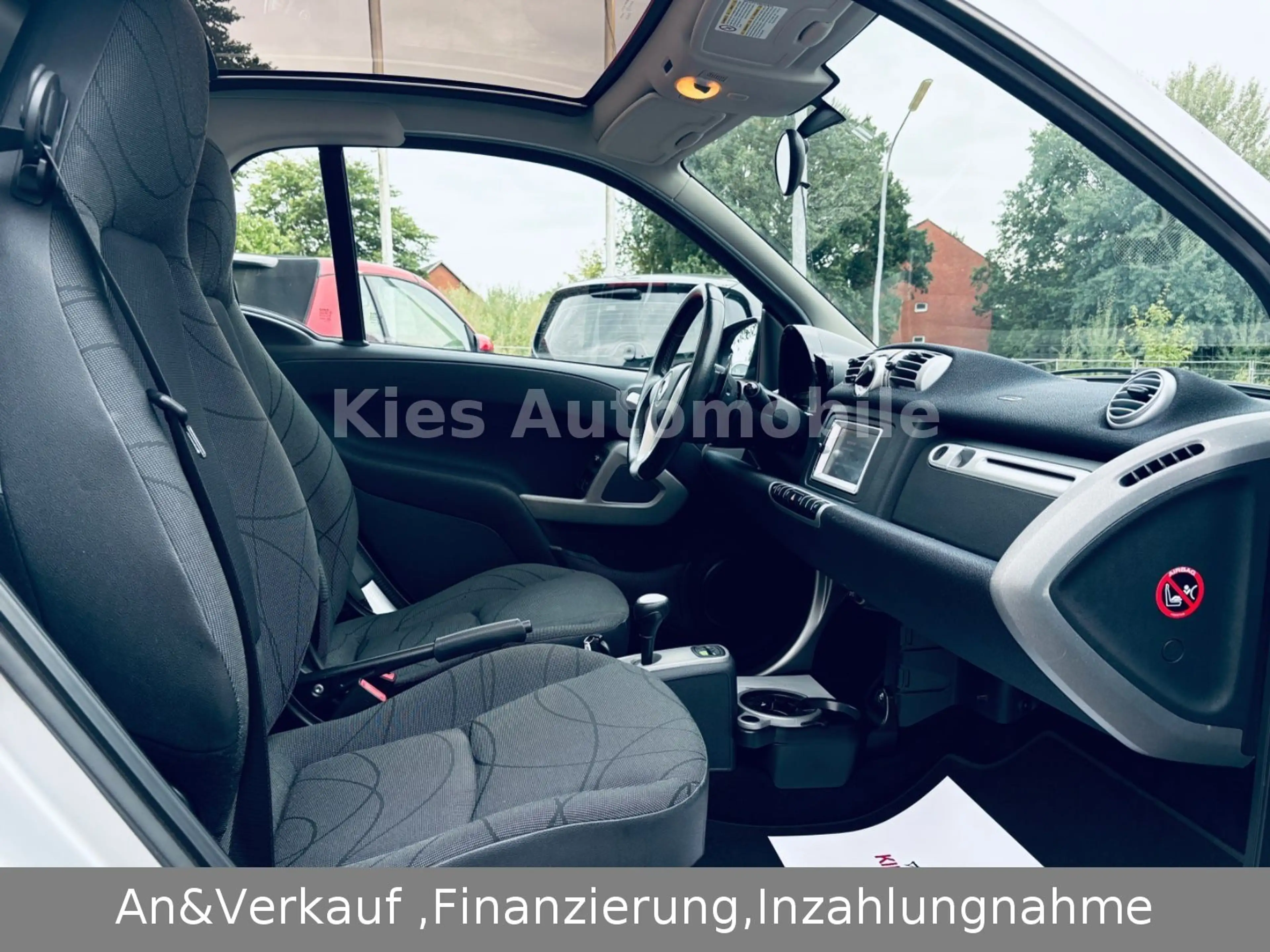 smart forTwo Passion AUTOM/SERVO/SITZH/KLIMA/PANO/TÜV — photo 13