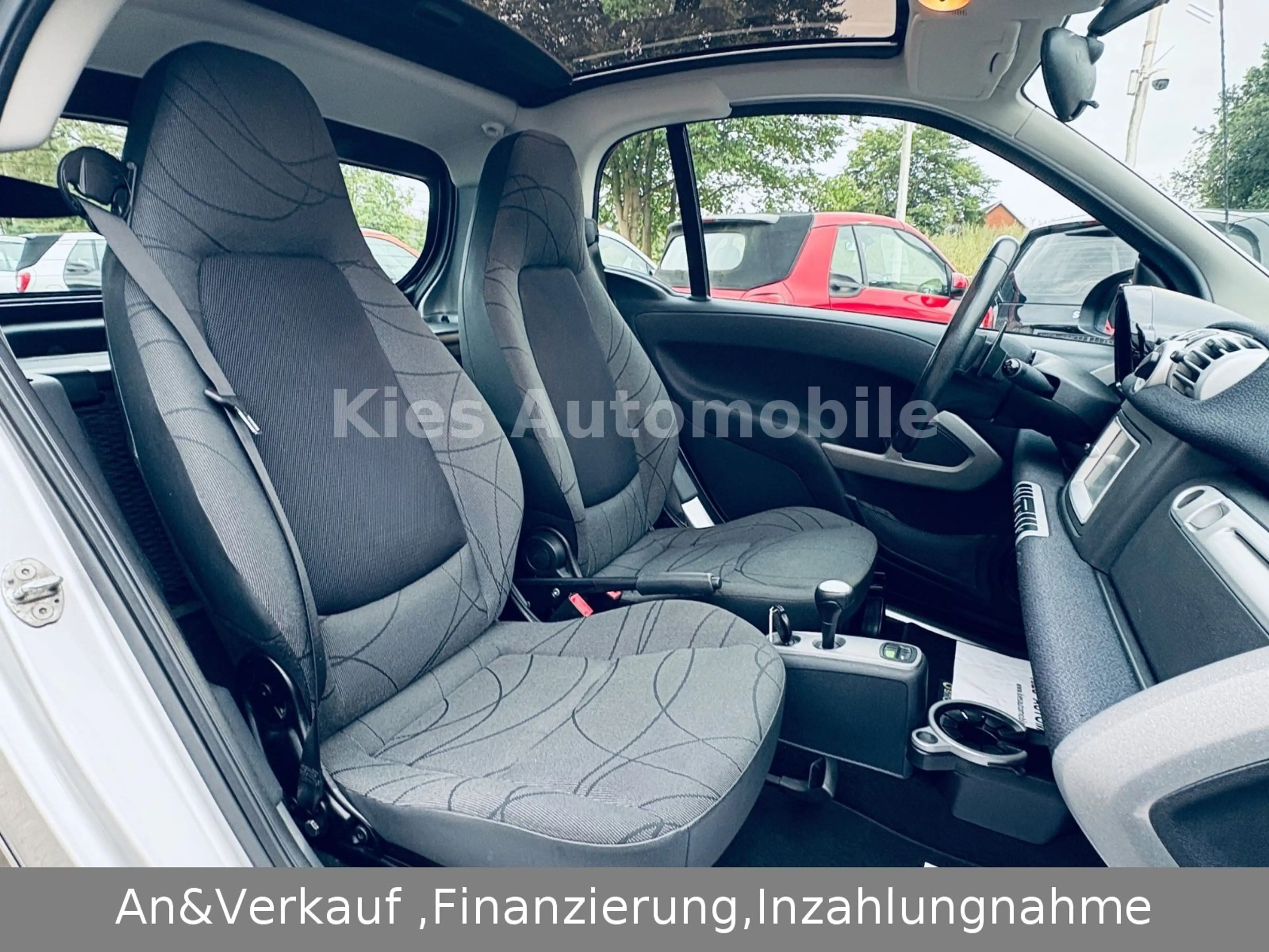 smart forTwo Passion AUTOM/SERVO/SITZH/KLIMA/PANO/TÜV — photo 15