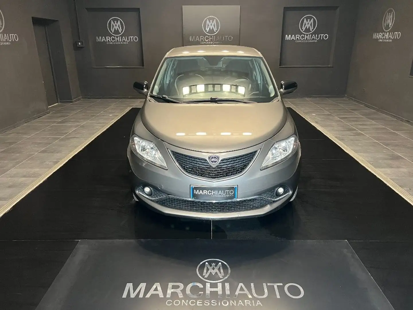 Lancia Ypsilon 1.2 69 CV 5 porte Gold Grigio - 2