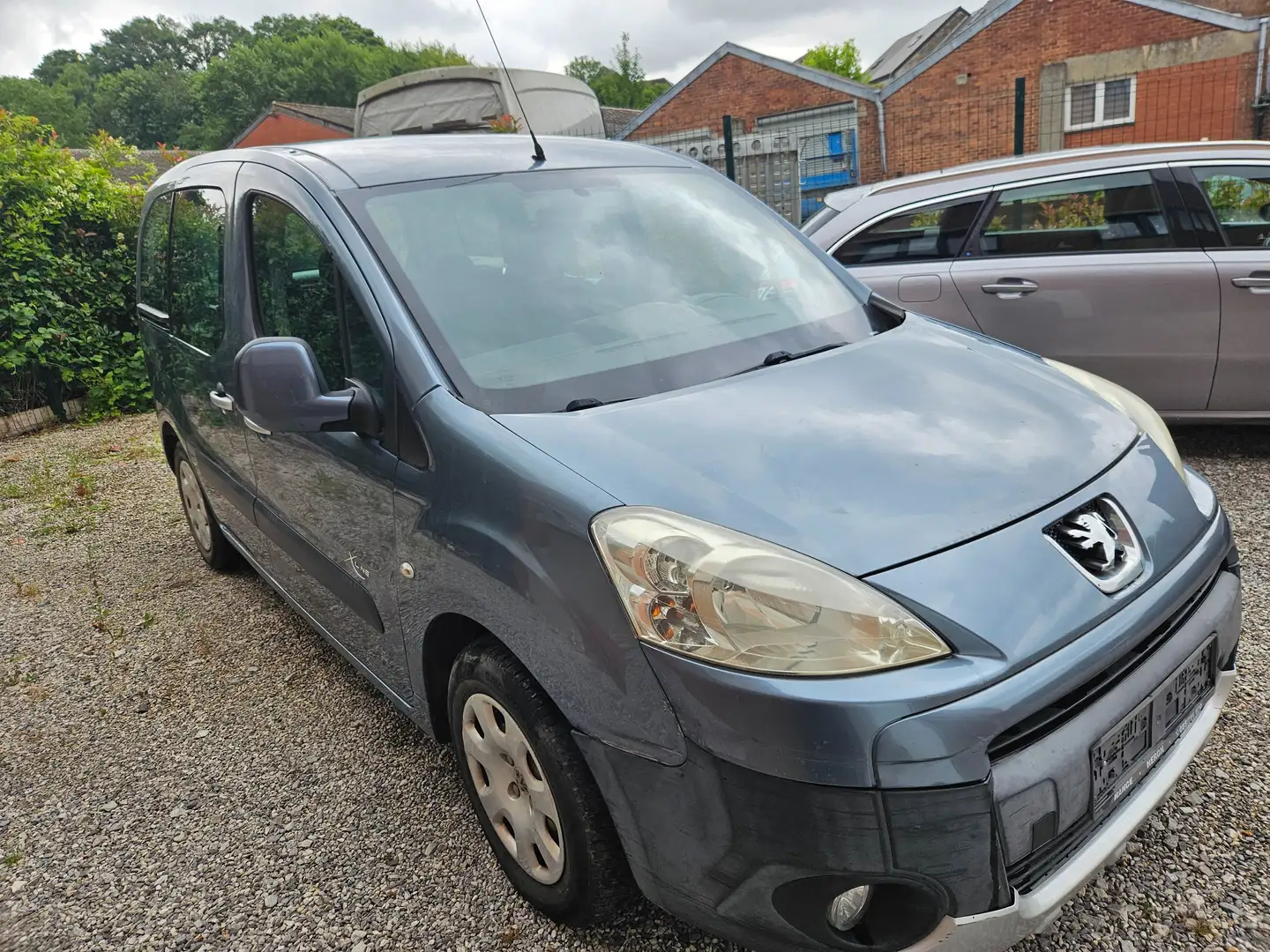 Peugeot Partner Partner Tepee 1.6 HDi X-Line Grijs - 2