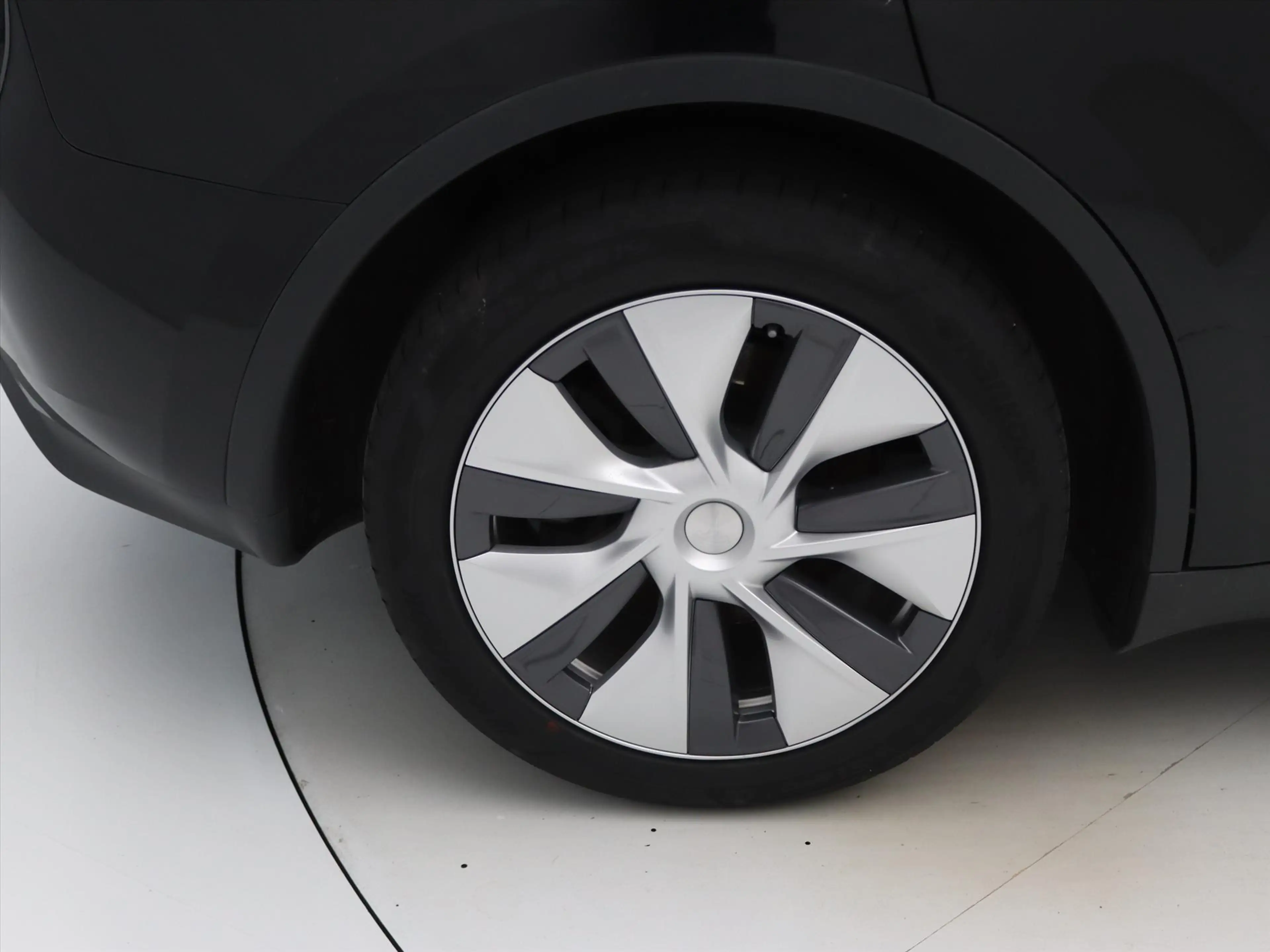 Tesla Model Y Long Range AWD 75kWh 351pk [ AMD RYZEN+ENHANCED AU — photo 9