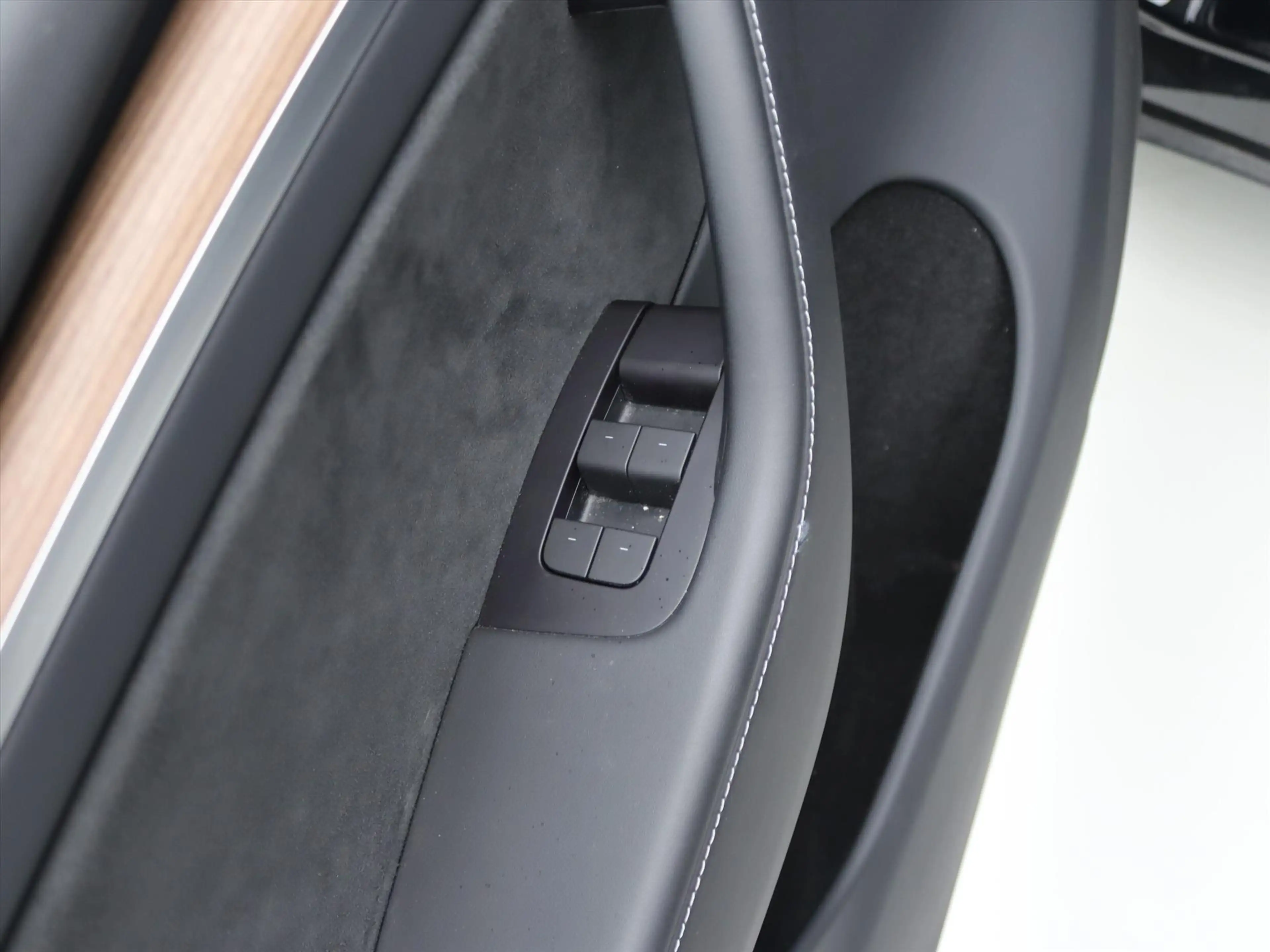 Tesla Model Y Long Range AWD 75kWh 351pk [ AMD RYZEN+ENHANCED AU — photo 28