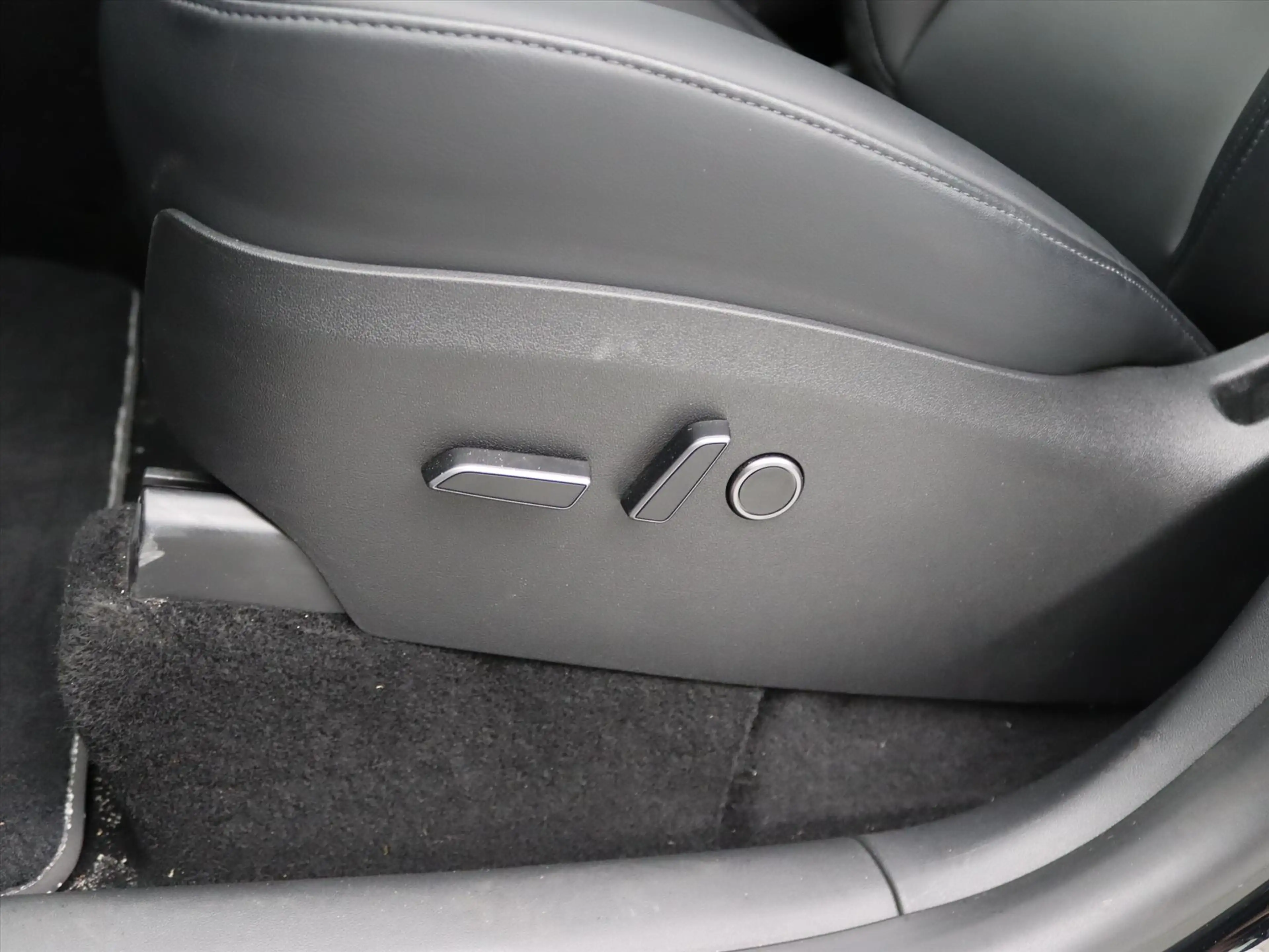 Tesla Model Y Long Range AWD 75kWh 351pk [ AMD RYZEN+ENHANCED AU — photo 18