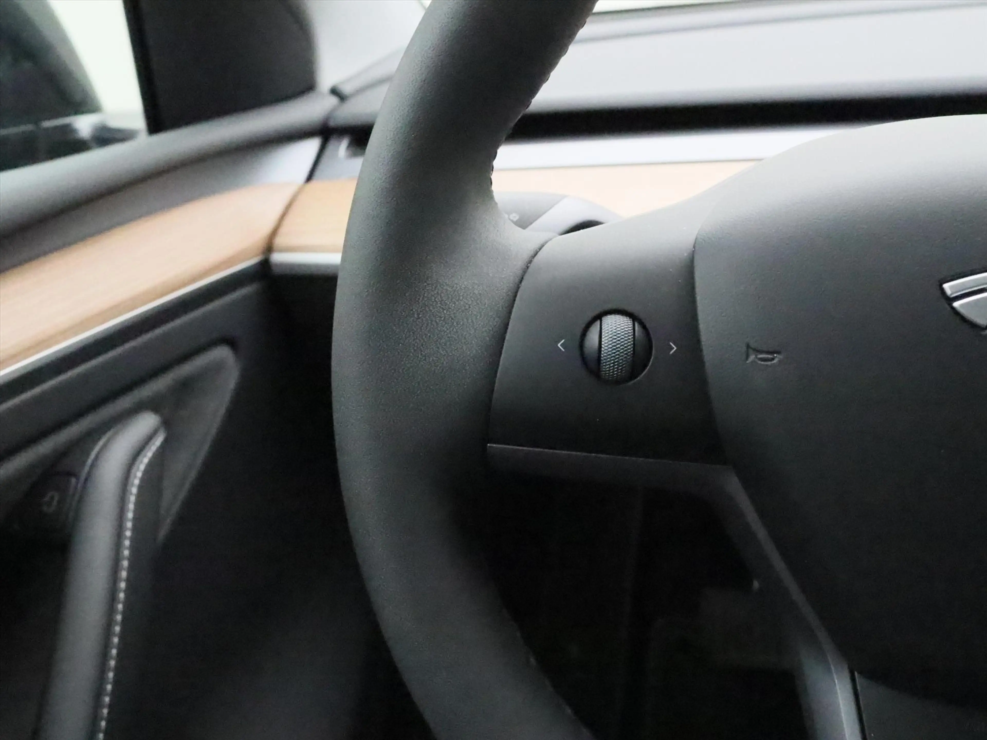 Tesla Model Y Long Range AWD 75kWh 351pk [ AMD RYZEN+ENHANCED AU — photo 20