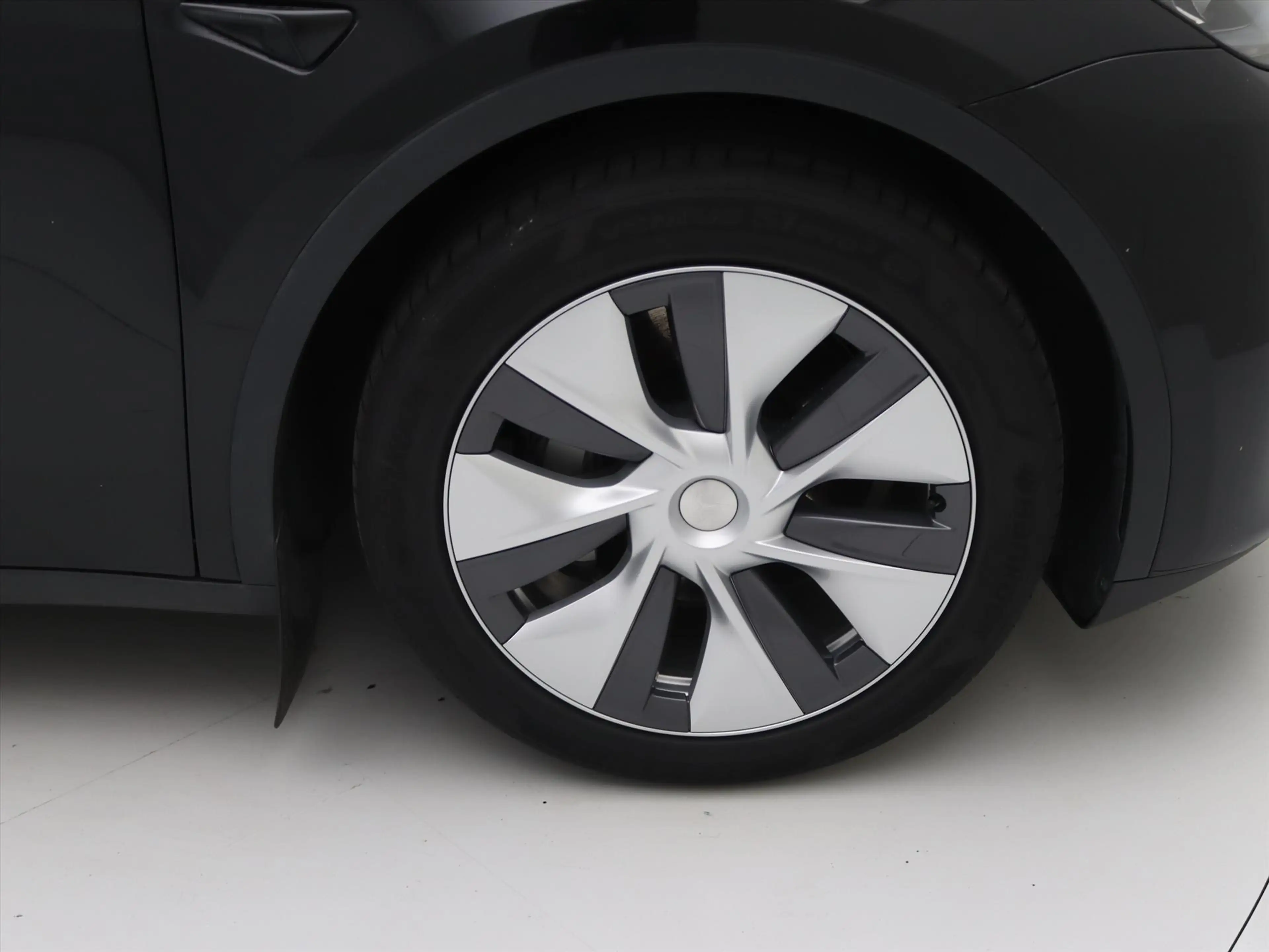 Tesla Model Y Long Range AWD 75kWh 351pk [ AMD RYZEN+ENHANCED AU — photo 10