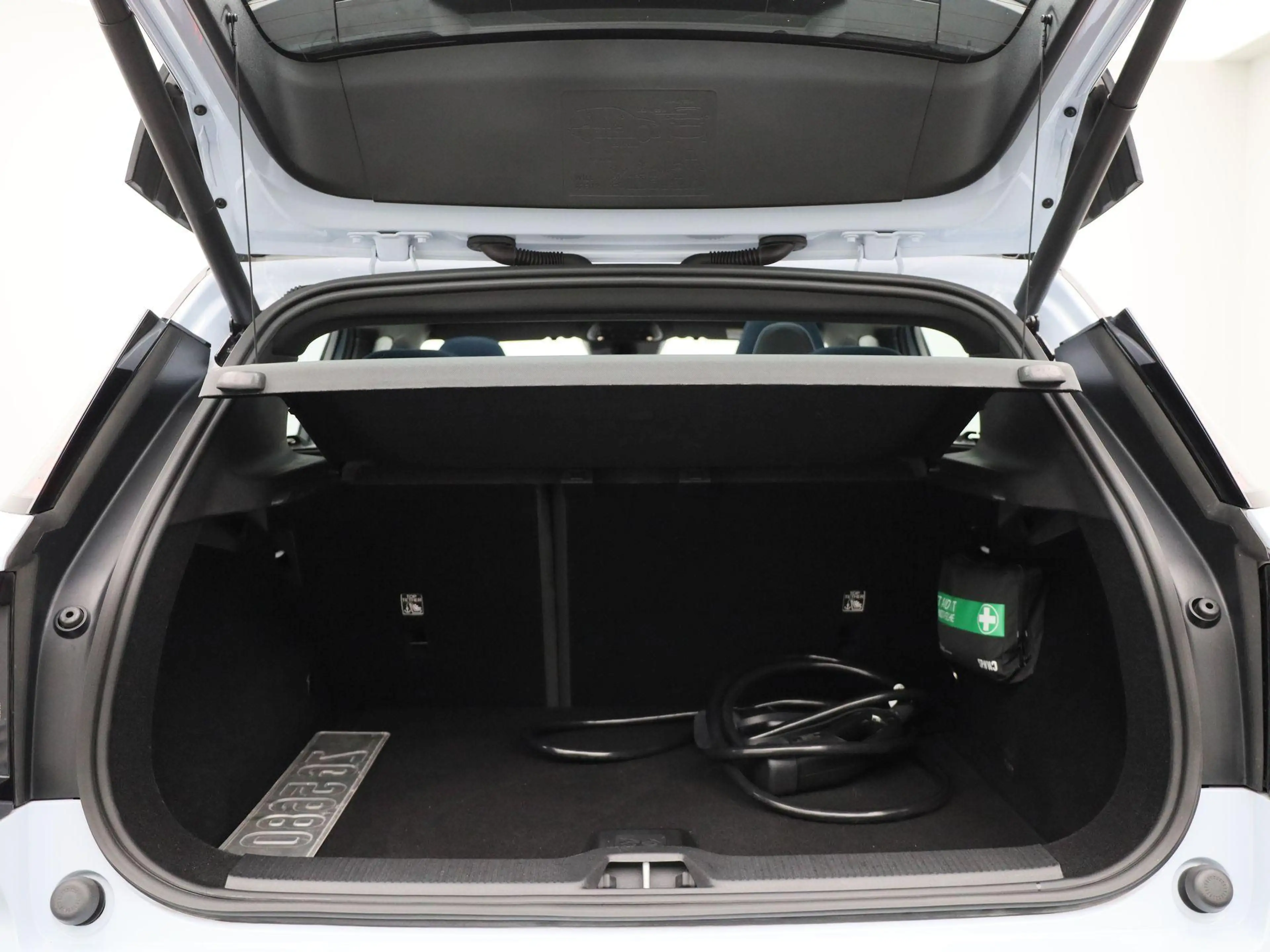 Volvo EX30 Single Motor Extended Range Ultra — photo 12
