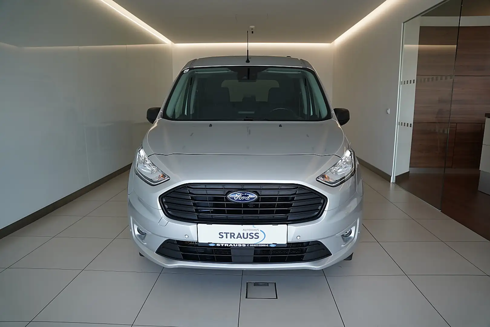 Ford Tourneo Connect Trend 1,5 TDCI L2 Silber - 2