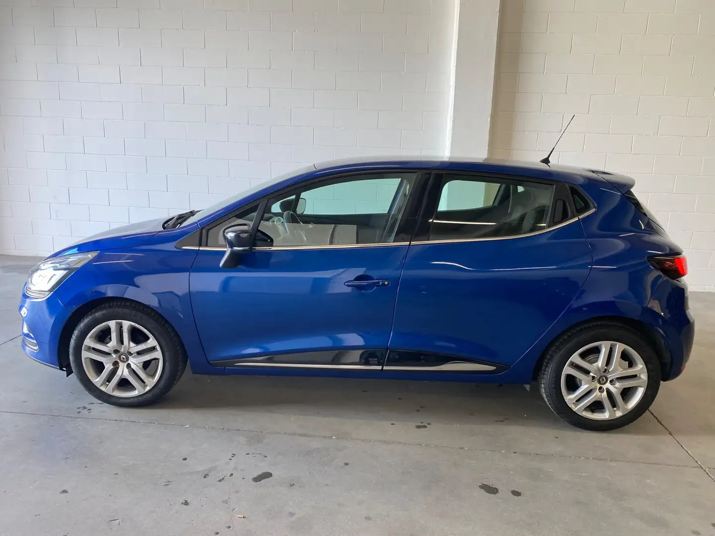 Renault Clio dCi 8V 90 CV 5 porte Moschino Zen Blu/Azzurro - 2