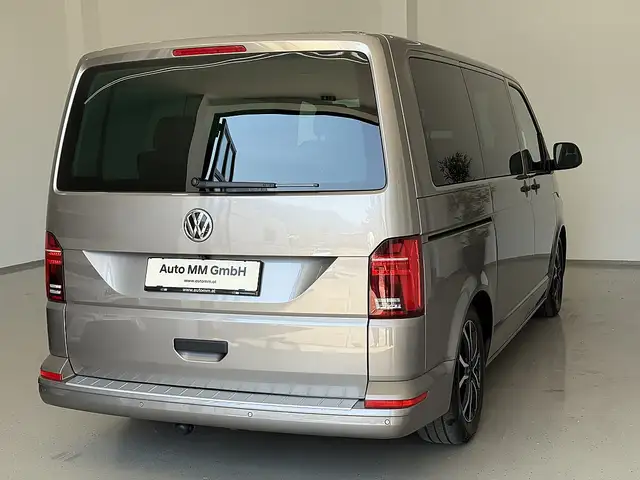 Volkswagen T6.1 Multivan Multivan Trendline 2,0 TDI 4Motion DSG Ansicht 9