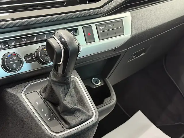 Volkswagen T6.1 Multivan Multivan Trendline 2,0 TDI 4Motion DSG Ansicht 15