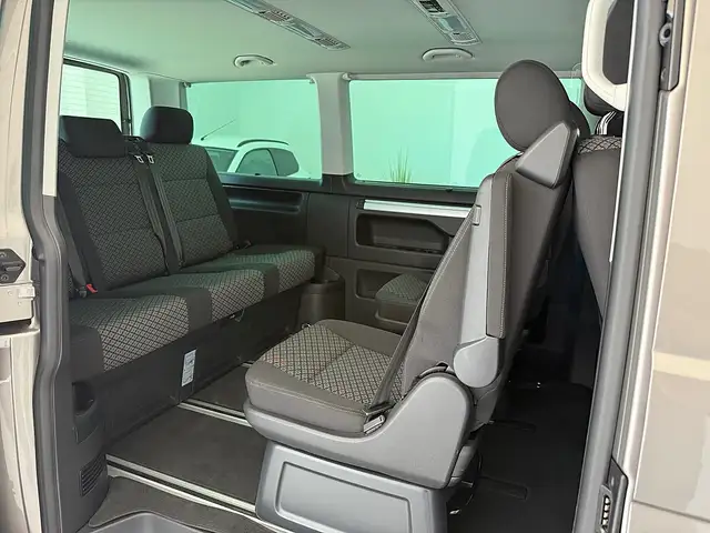 Volkswagen T6.1 Multivan Multivan Trendline 2,0 TDI 4Motion DSG Ansicht 25