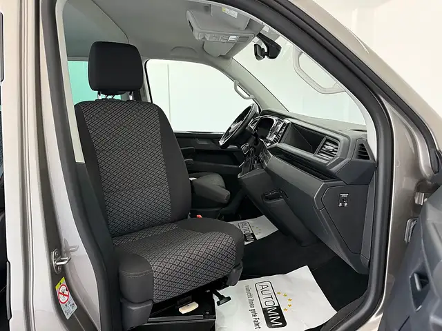 Volkswagen T6.1 Multivan Multivan Trendline 2,0 TDI 4Motion DSG Ansicht 20