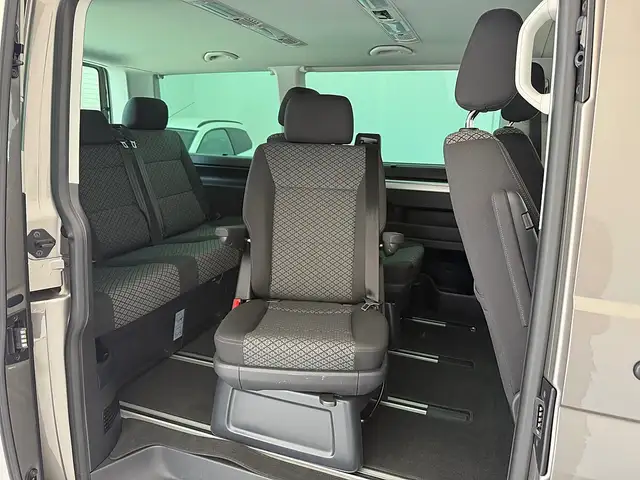 Volkswagen T6.1 Multivan Multivan Trendline 2,0 TDI 4Motion DSG Ansicht 23