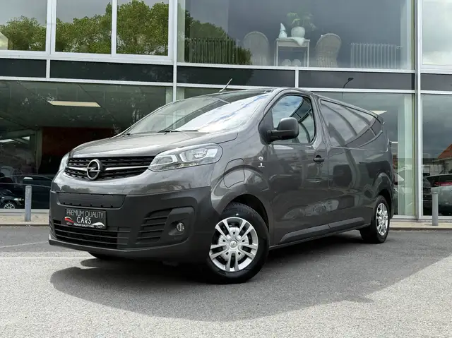 Opel Vivaro-e 50 kWh L2H1 / HEAD UP DISPLAY / TREKHAAK / CARPLAY / CAMERA /