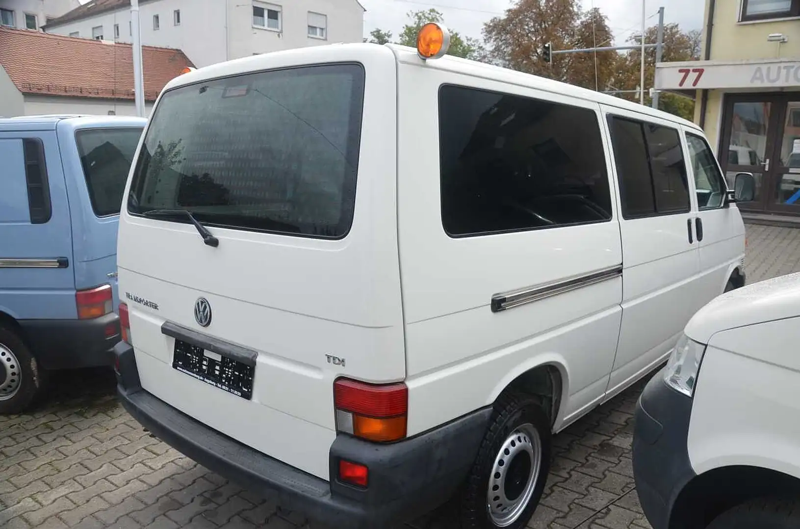 Volkswagen T4 Bus Kombi 2,5TDI, langer Radstand, Automatik, KLIM Blanco - 2