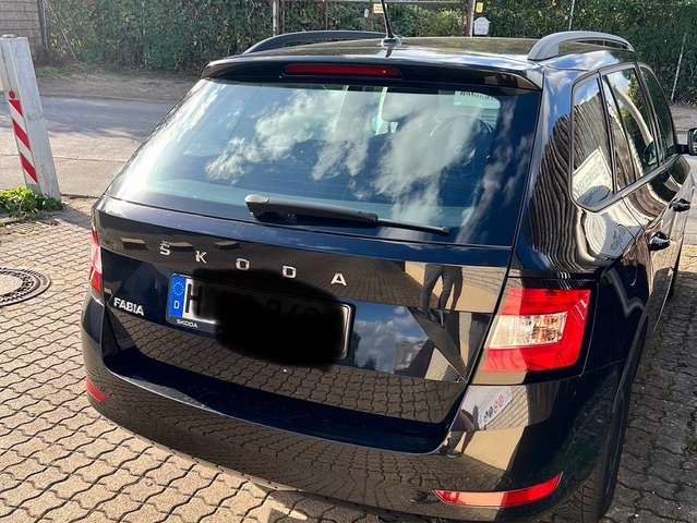 Imagine Skoda Fabia Fabia Combi 1.0 TSI Ambition