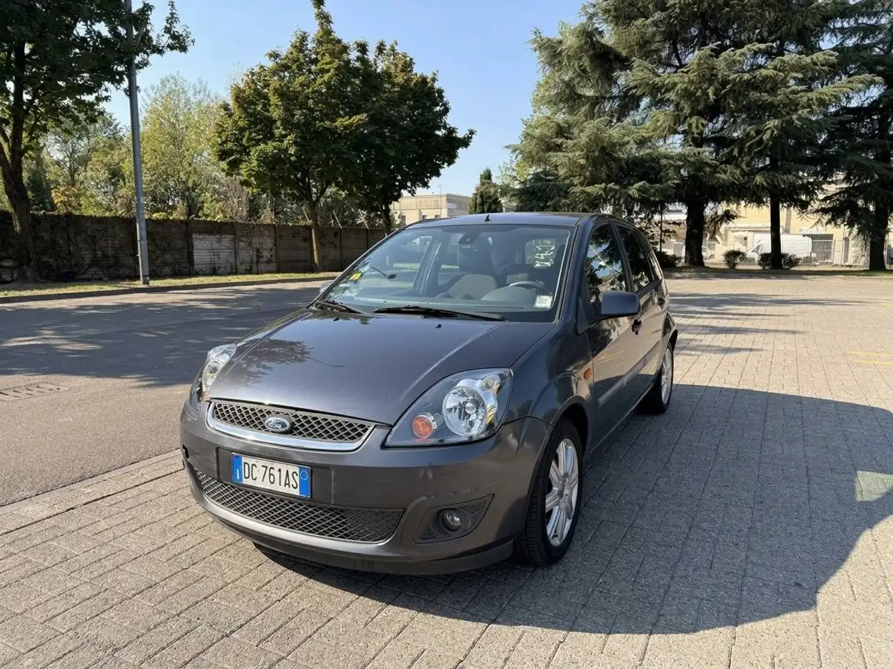 Ford Fiesta Fiesta V 5 Porte 1.2 16v Ghia — photo 1 of 12