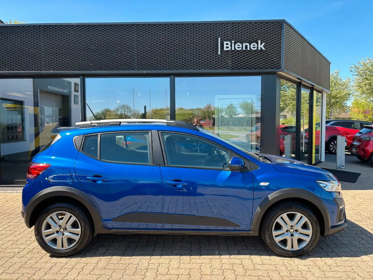 Dacia Sandero Stepway Comfort TCe 100 ECO-G Blau - 1
