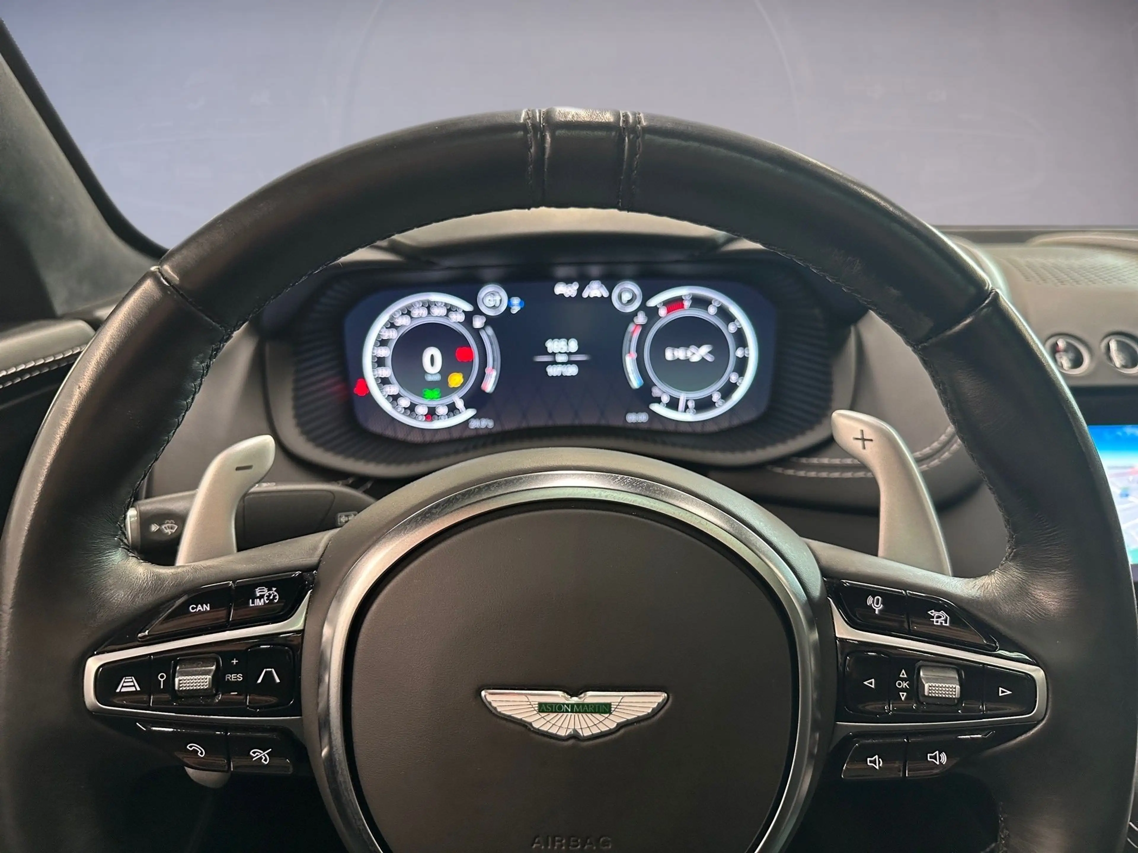 Aston Martin DBX 550 / Xenon Grey / Ö-Erstbesitz / — photo 9