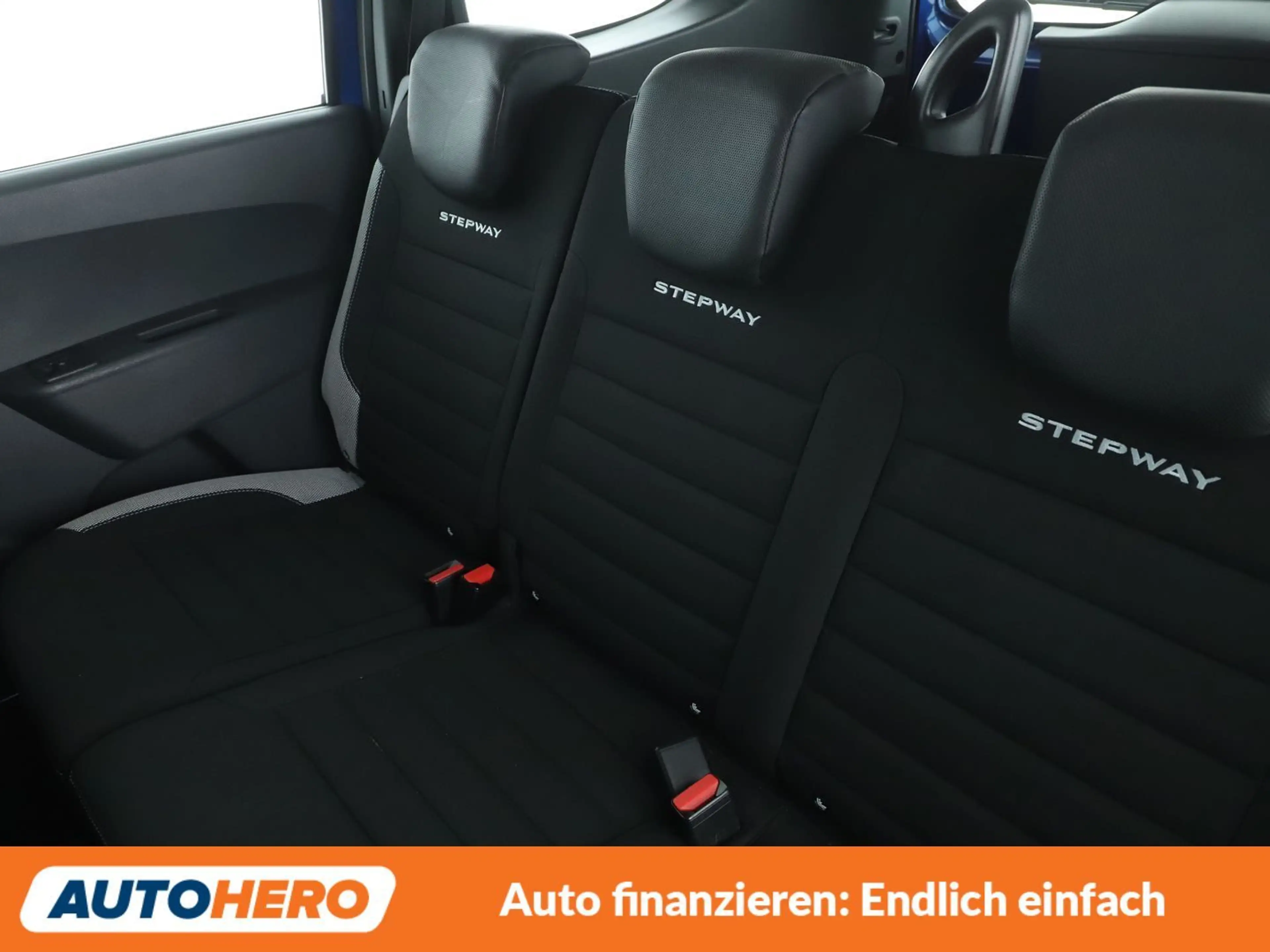 Dacia Lodgy 1.5 Blue dCi Stepway *NAVI*CAM*SHZ*TEMPO*KLIMA* — photo 14