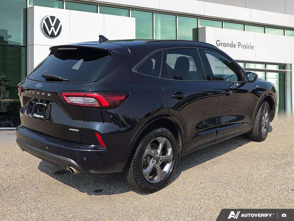 2023 Ford Escape ST-Line | AWD | HEATED SEATS & STEERING WHEEL | RE — снимка 1