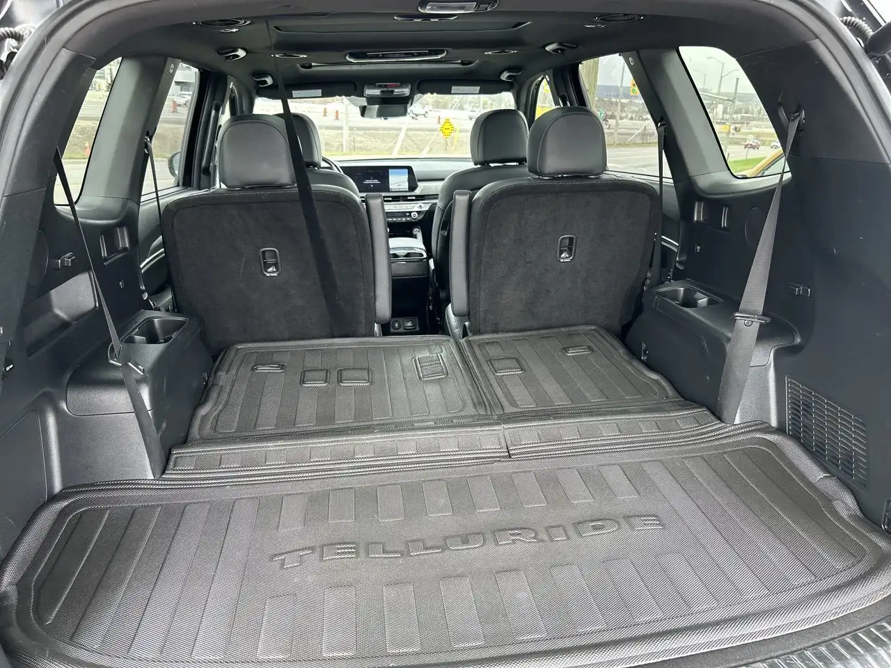 Kia Telluride снимка Kia Telluride