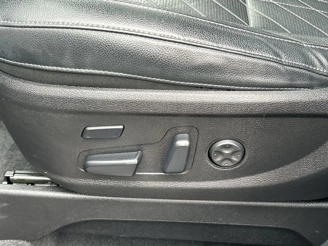 Kia Telluride снимка Kia Telluride