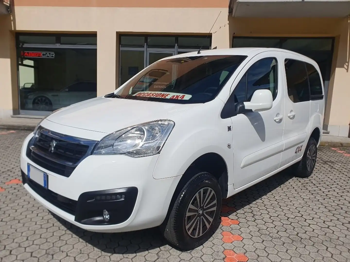 Peugeot Partner Tepee 1.6 bluehdi traction control 4x4 100cv Bianco - 1