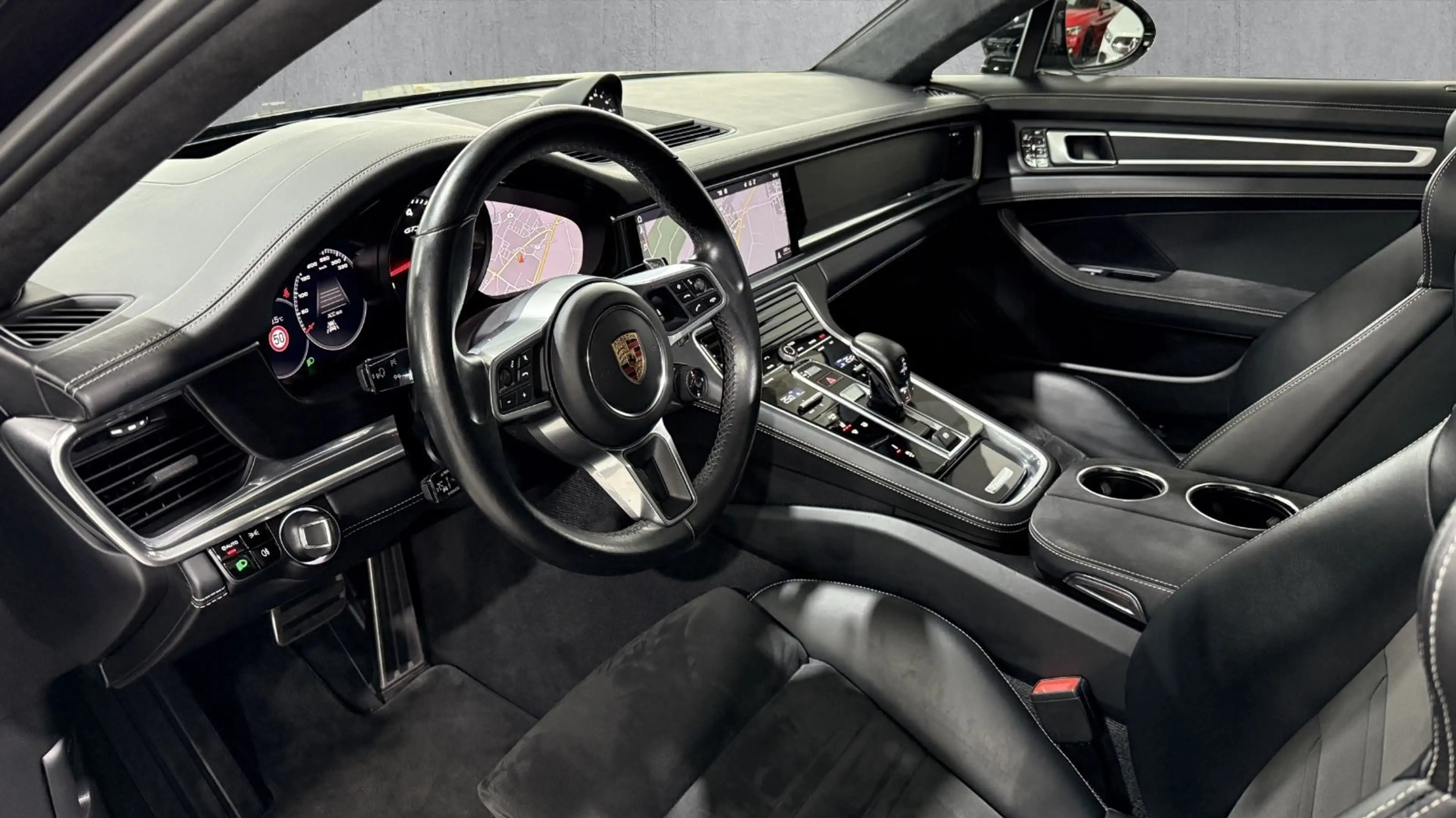Porsche Panamera GTS PANO SPORTABGAS PDLS+ — photo 9