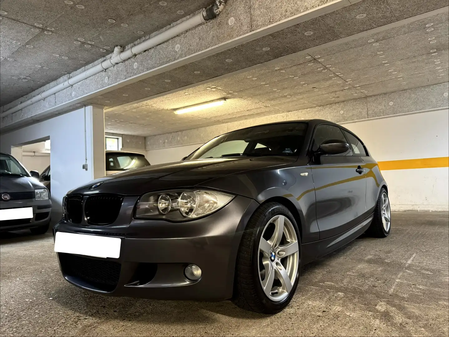 BMW 118 118i volles M-Paket Grau - 1