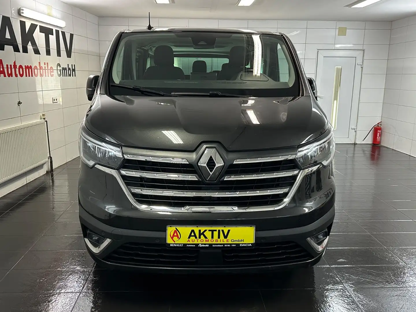Renault Trafic Combi L2H1 3,0t Life *Navi*8 Sitzer*LED* Schwarz - 2