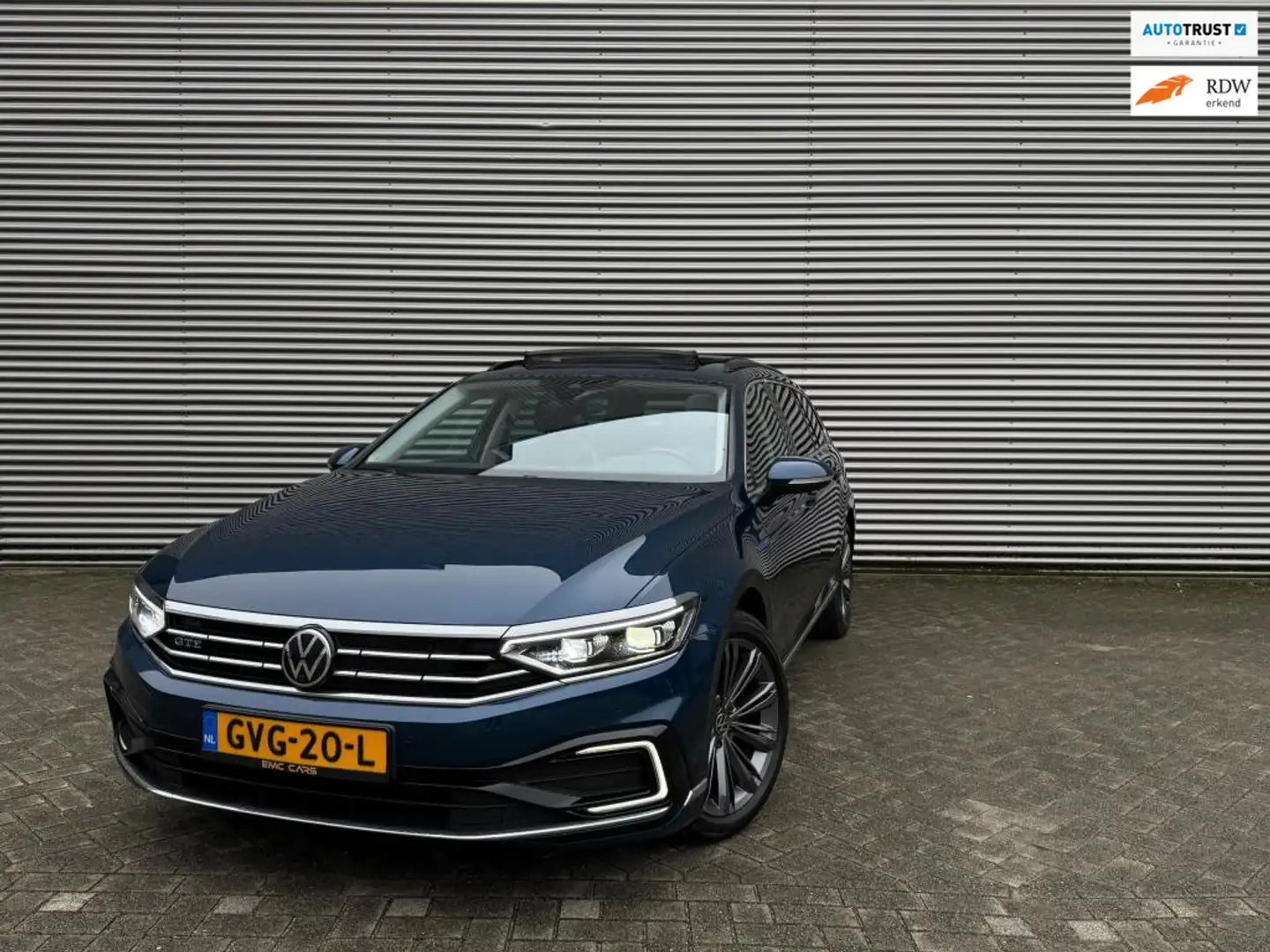 Volkswagen Passat Variant 1.4 TSI PHEV GTE Business Pano / 360 Camera / IQ L Blauw - 1
