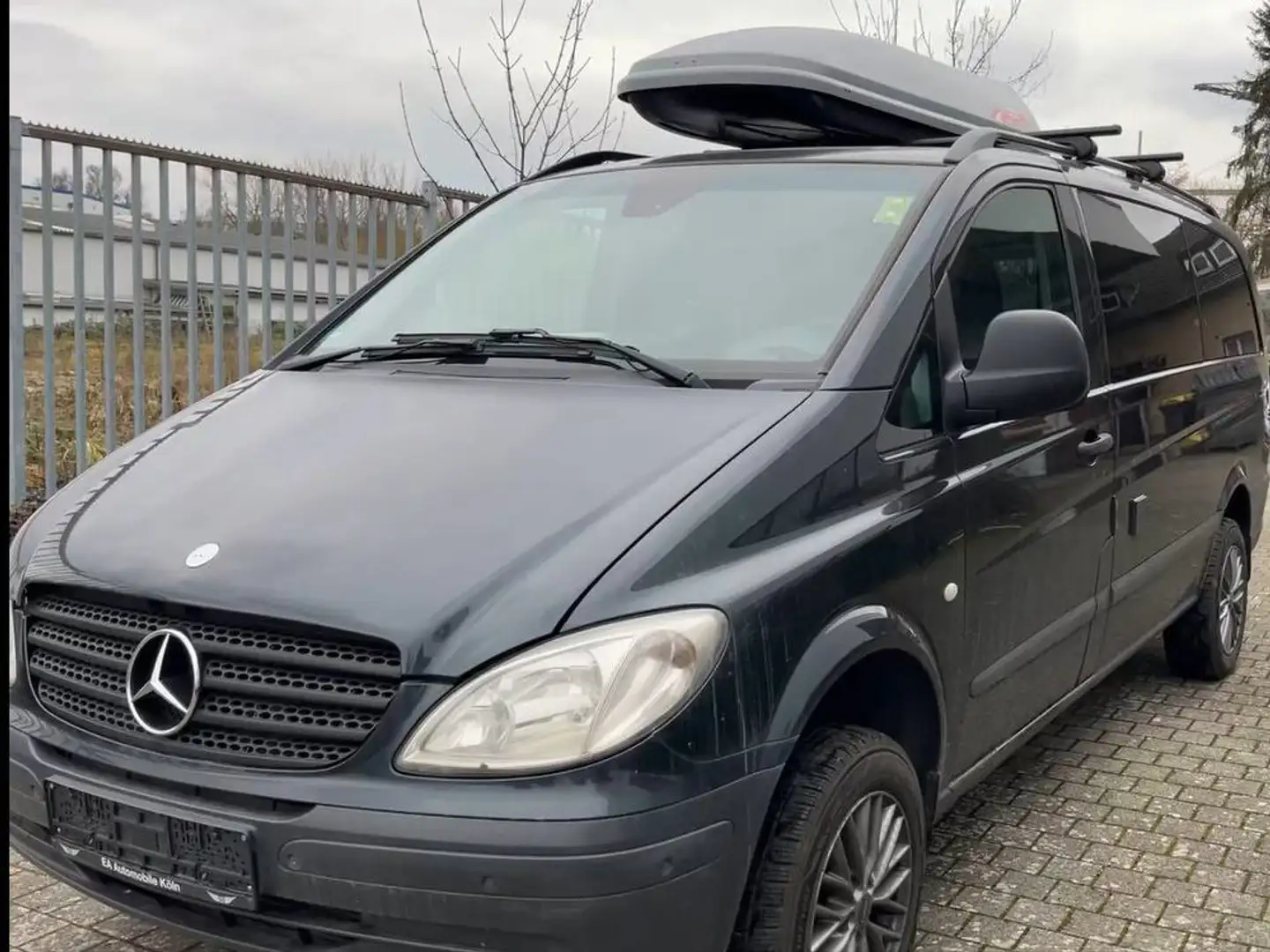 Mercedes-Benz Vito 115 cdi 4x4 crna - 1
