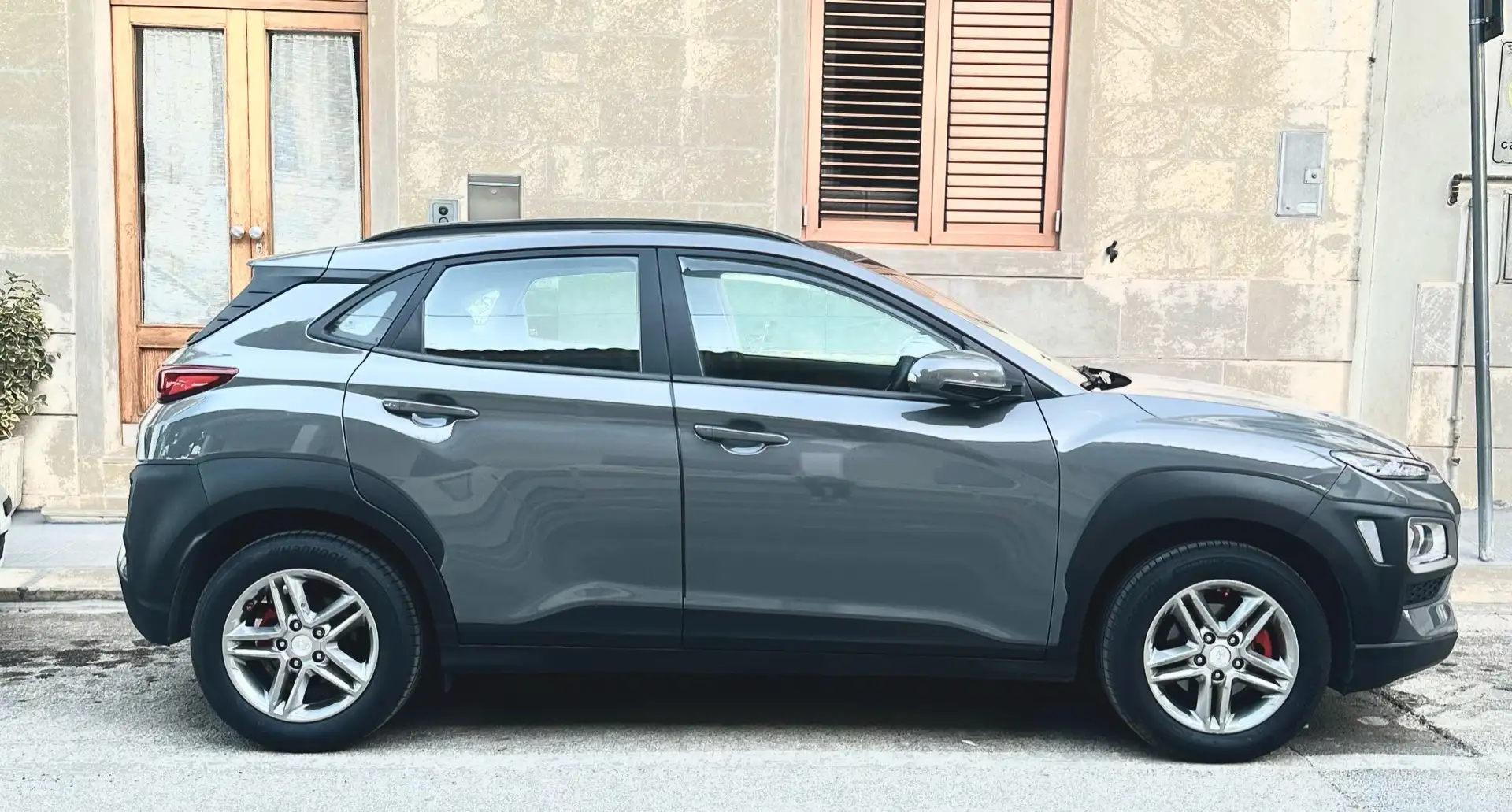 Hyundai KONA 1.0 t-gdi Xtech 2wd 120cv - Full Led Grigio - 2