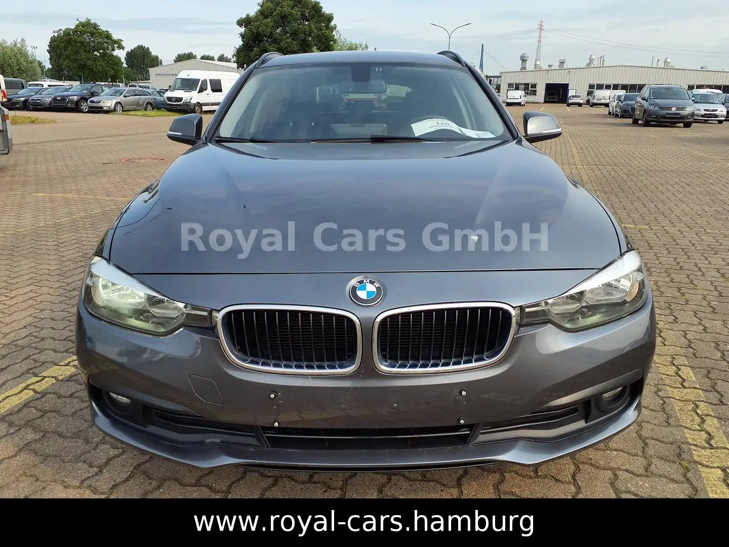 BMW 318 d Touring Advantage NAVI*PDC*SHZ*LED*KLIMA Grijs - 2