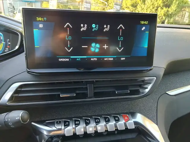 Peugeot 3008 view 19