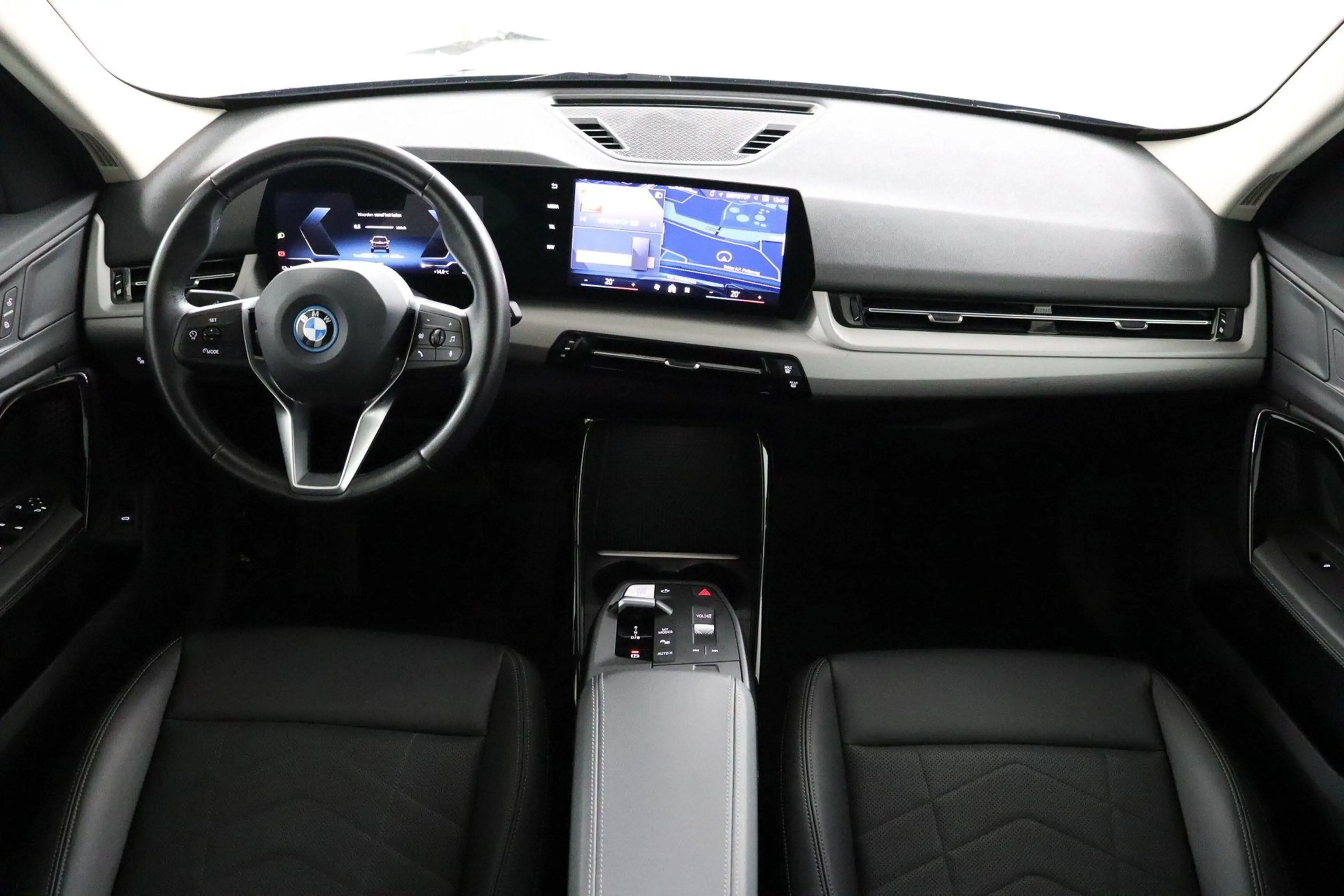BMW iX1 eDrive20 67 kWh | Camera | Parkeersensoren voor en — photo 4