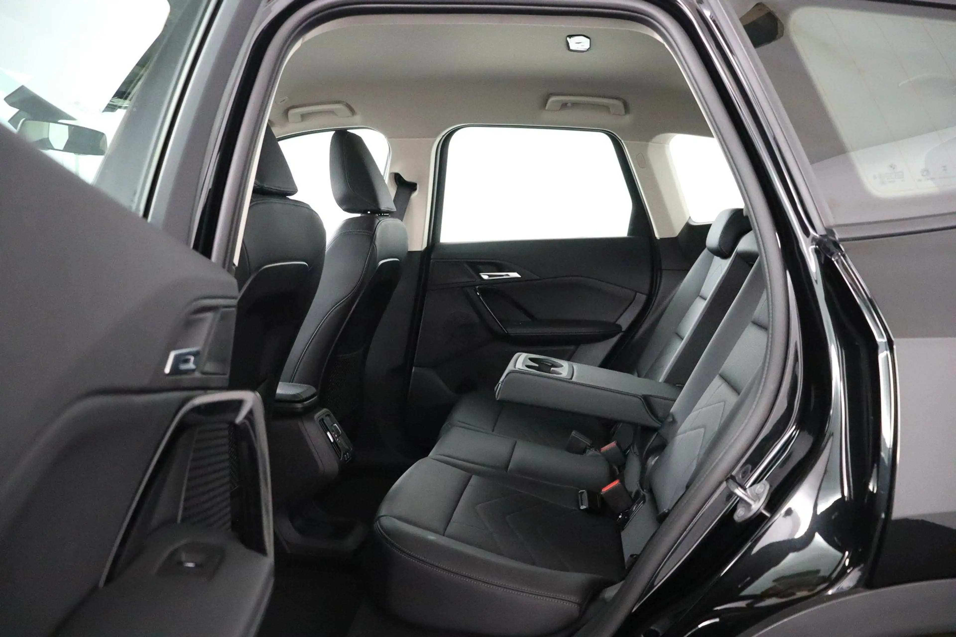 BMW iX1 eDrive20 67 kWh | Camera | Parkeersensoren voor en — photo 15