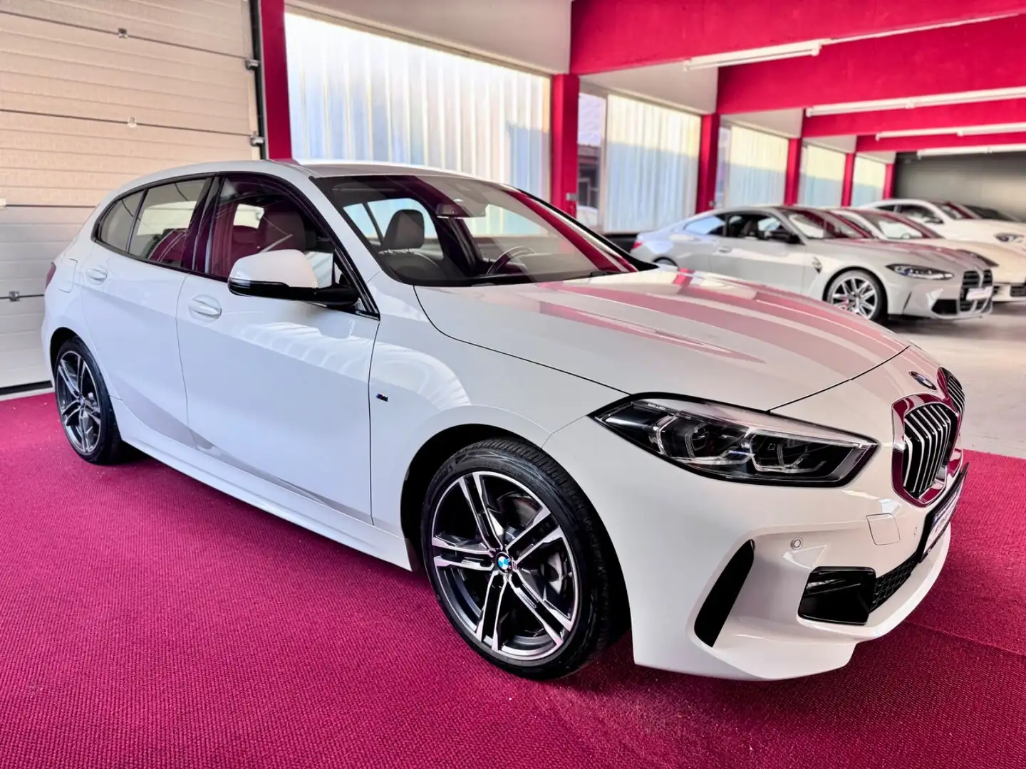 BMW 118 d M Sport Automatik Navi LED 18 Zoll Weiß - 2
