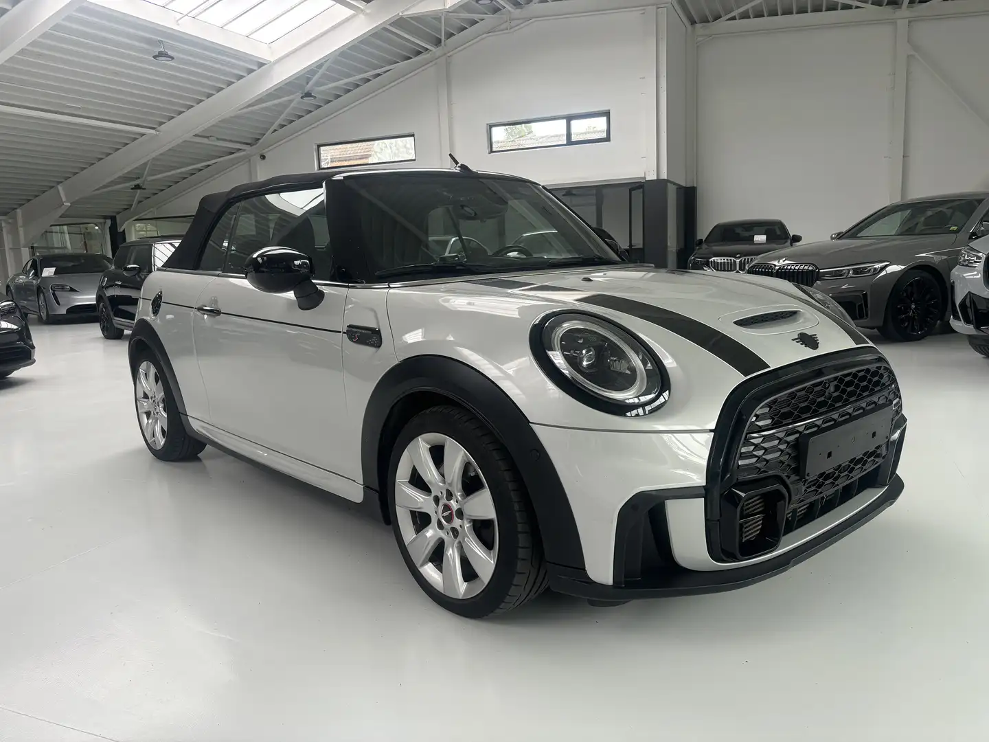 MINI John Cooper Works Cabrio Mini Cooper S Cabrio Aut. John Cooper Works Trim Blanc - 2