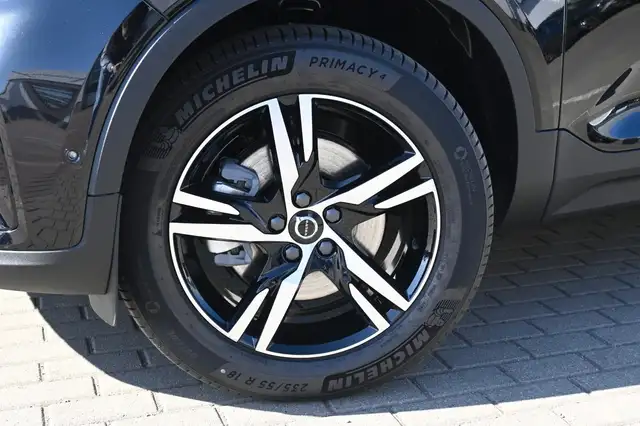 Volvo XC40 view 11