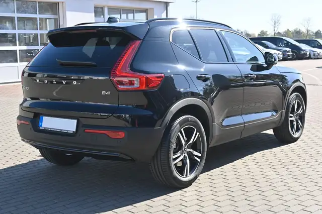 Volvo XC40 view 5