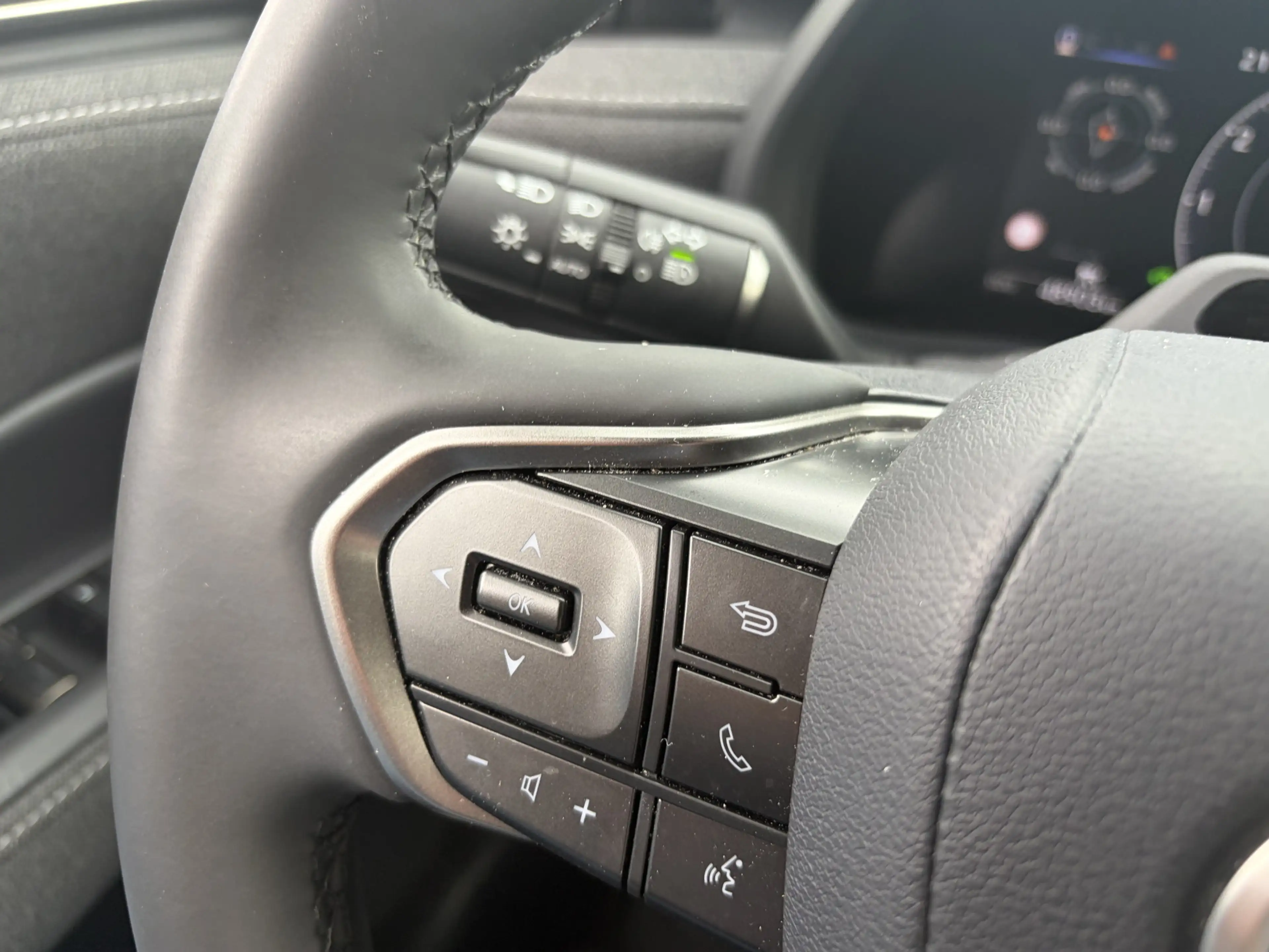 Lexus LBX Business Line 2WD Dealer Onderhouden Kelyess Trekh — photo 14