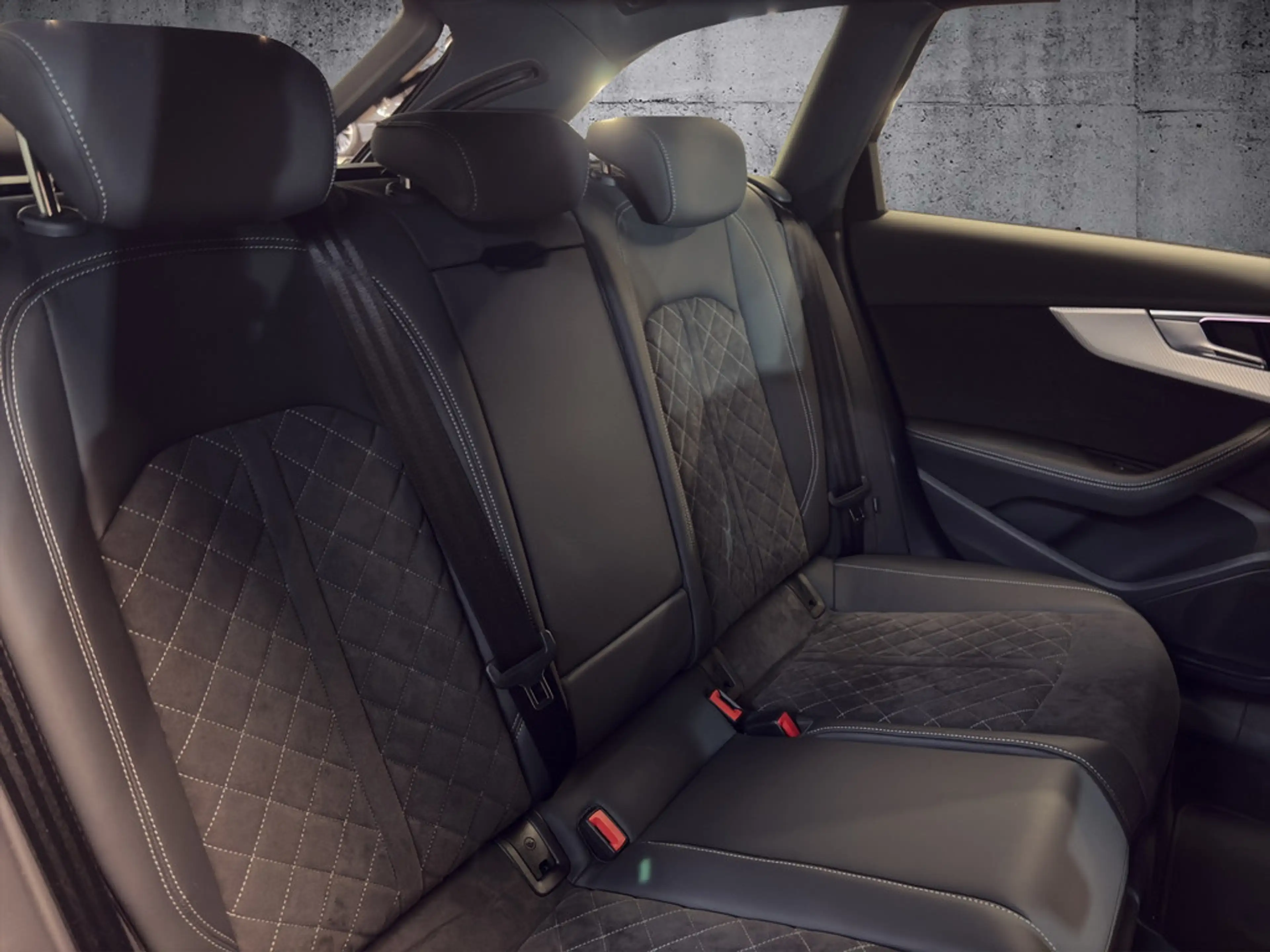 Audi RS4 — photo 11