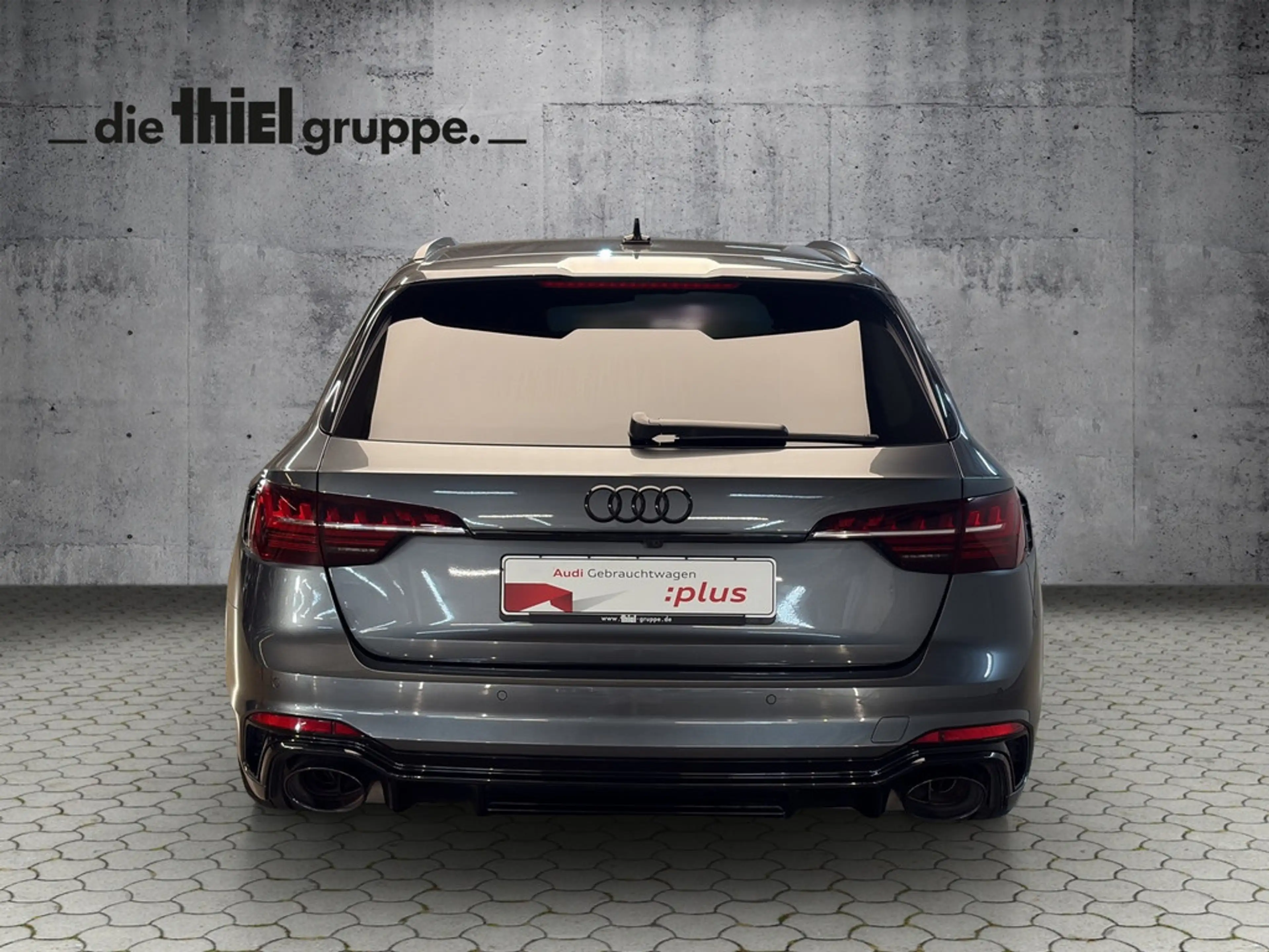 Audi RS4 — photo 6